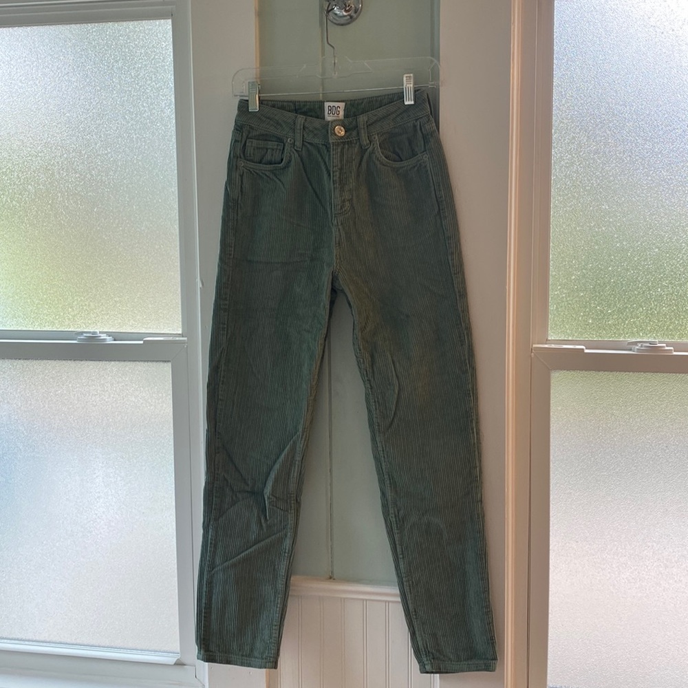 BDG Mom Corduroy in Green
